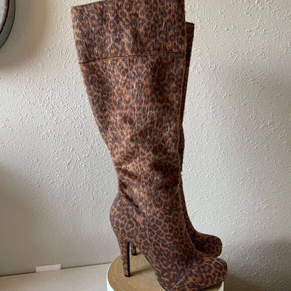 NIB JustFab Janae Leopard Kneed Boots Size 8 - Picture 1 of 12